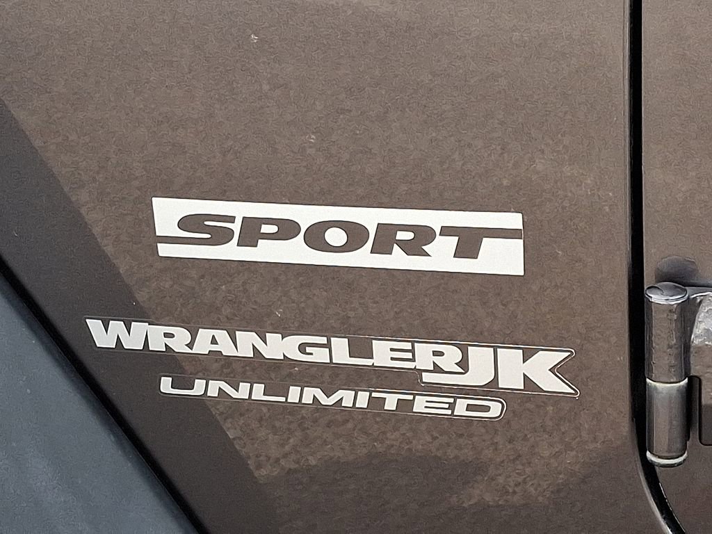 Used 2018 Jeep Wrangler Unlimited Sport S AWD/4WD image 32