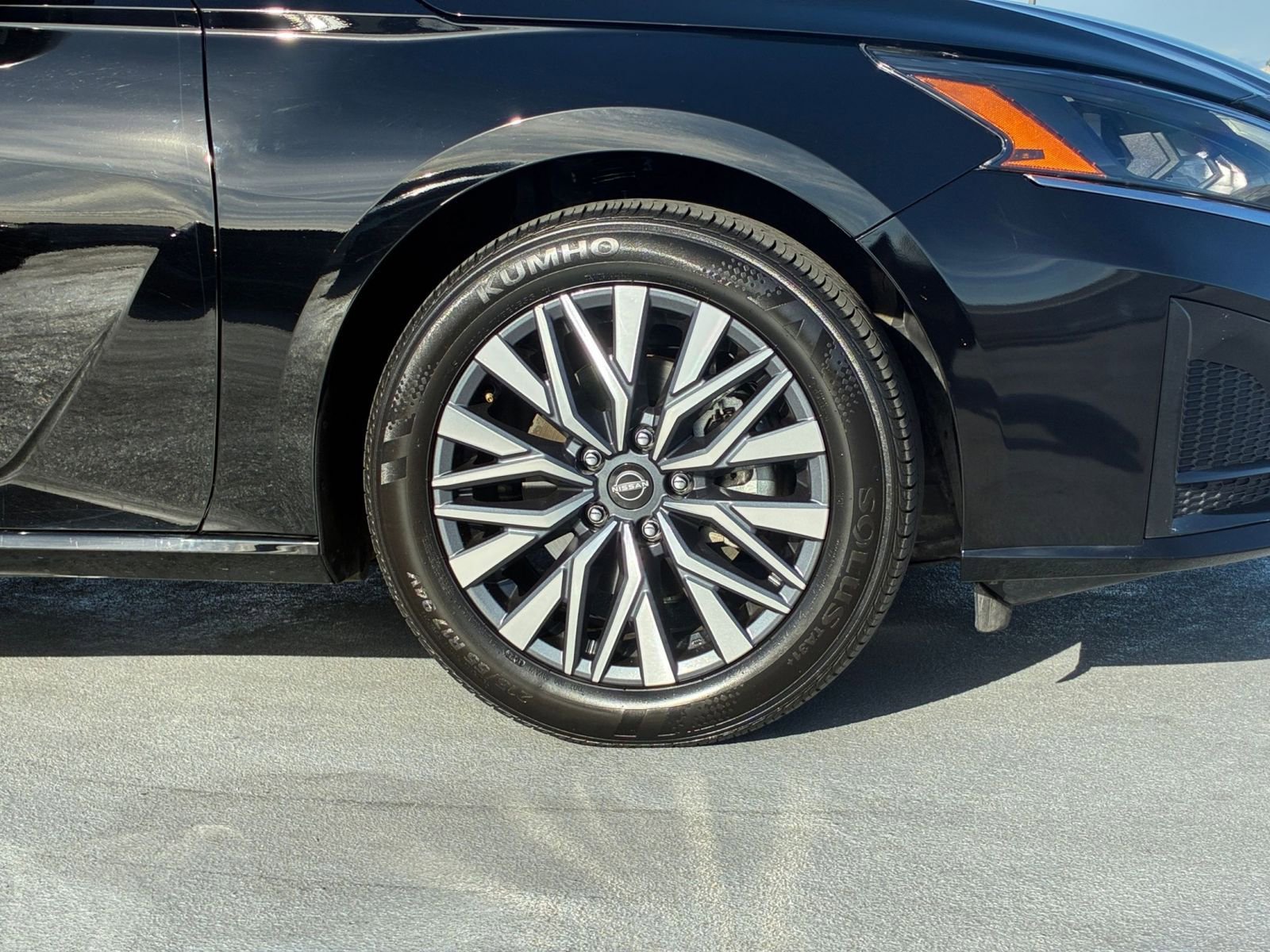 Used 2025 Nissan Altima 2.5 SV image 30