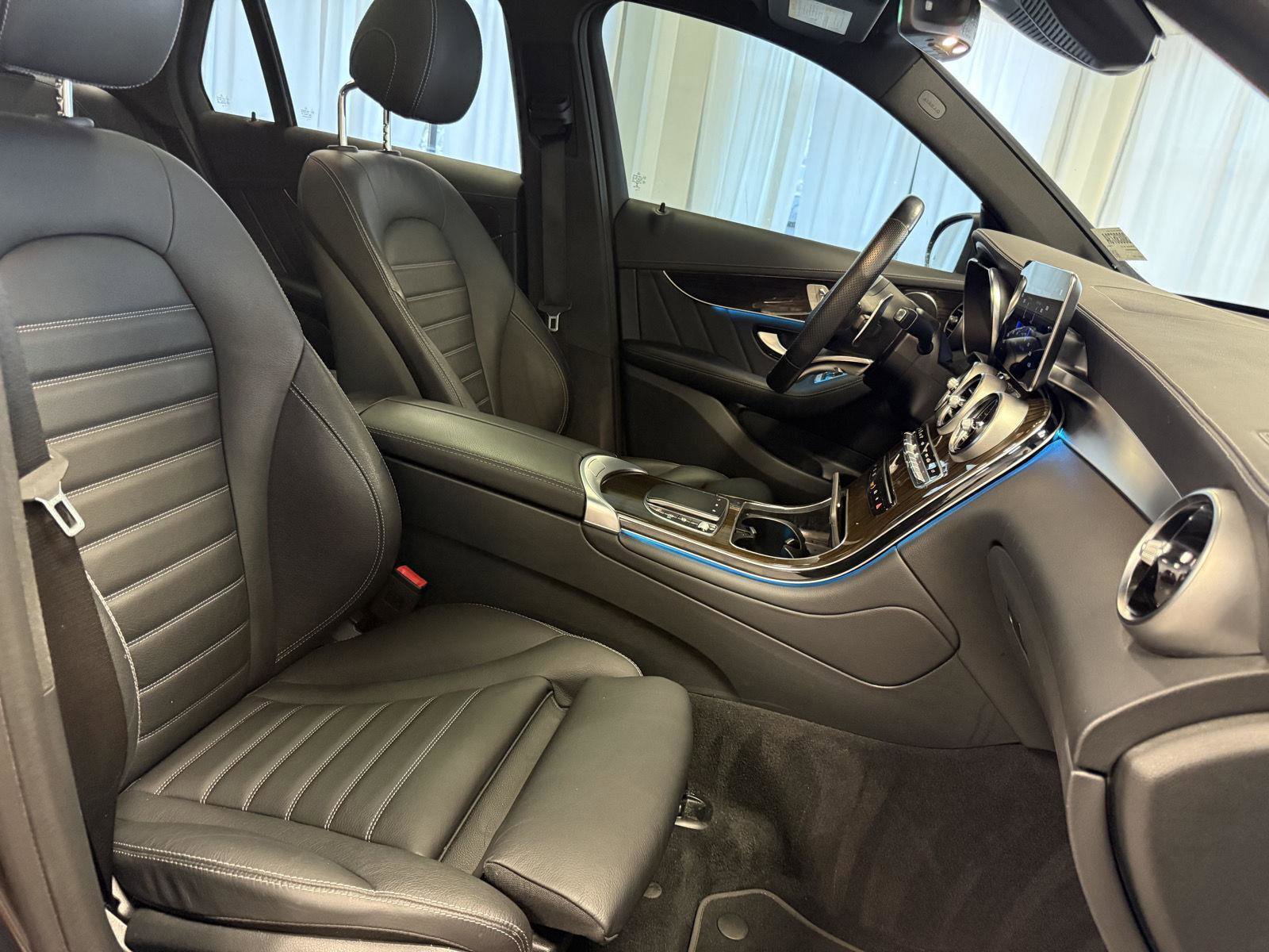 Used 2022 Mercedes-Benz GLC 43 AMG 4MATIC image 28