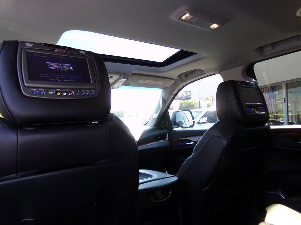 Used 2019 Cadillac Escalade Luxury image 18