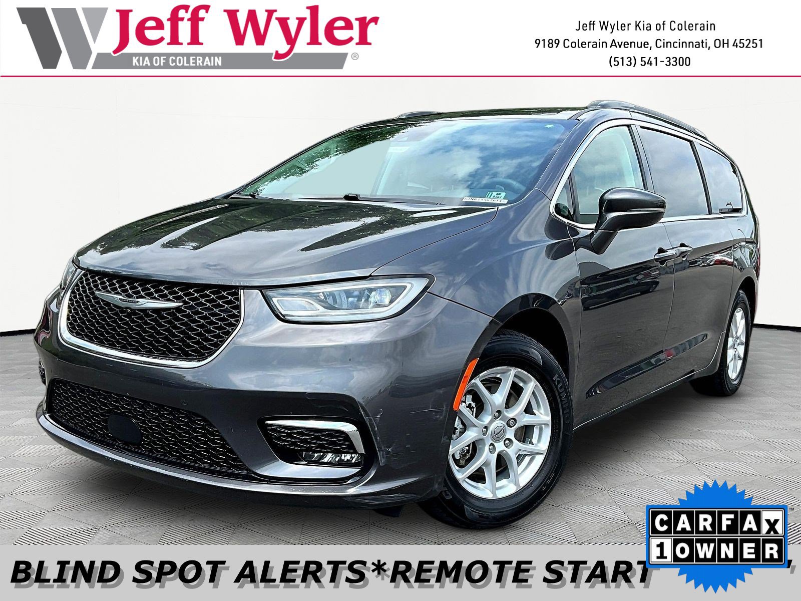 Used 2022 Chrysler Pacifica Touring-L FWD image 1