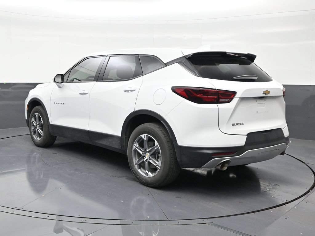 Used 2023 Chevrolet Blazer LT FWD image 3