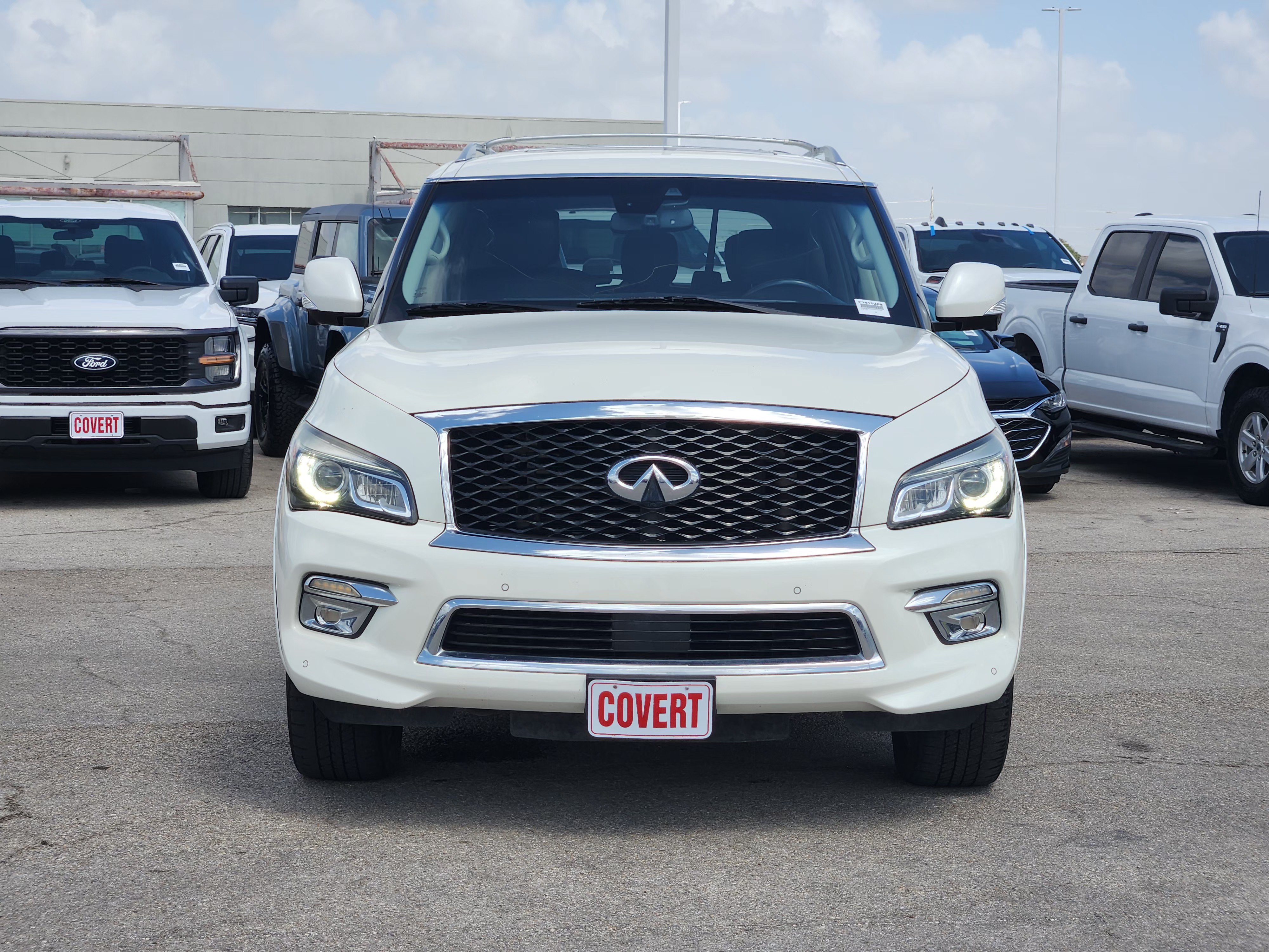 Used 2017 INFINITI QX80 2WD w/ Driver Assistance Package image 2