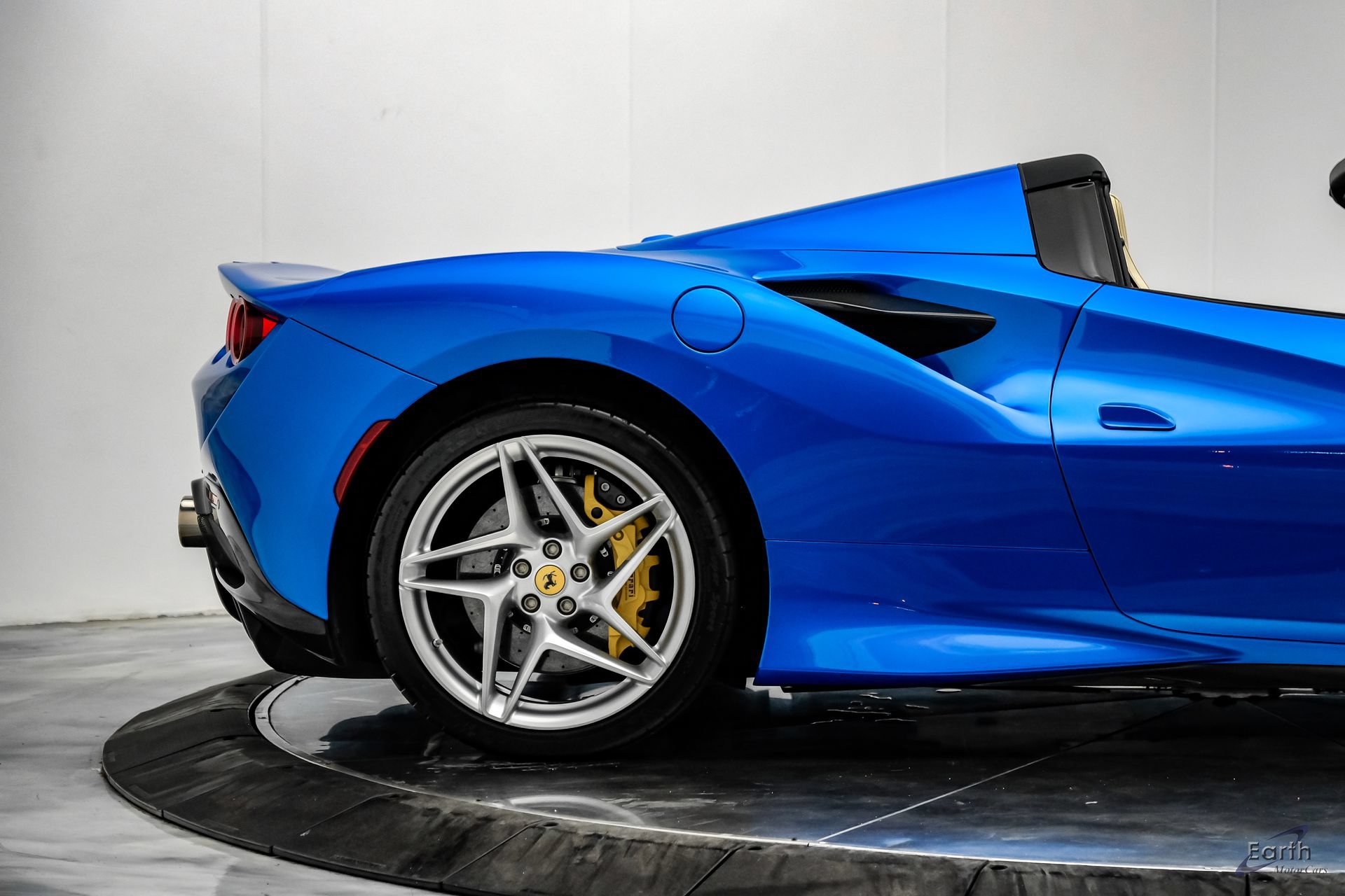 Used 2023 Ferrari F8 Tributo RWD image 29