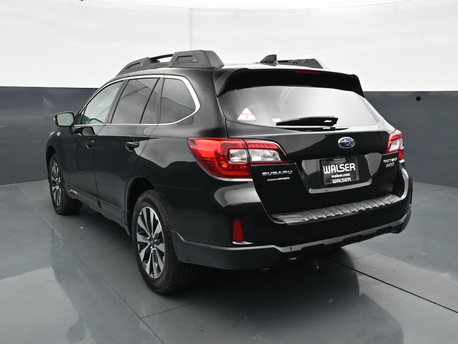 Used 2016 Subaru Outback 2.5i Limited AWD/4WD image 4