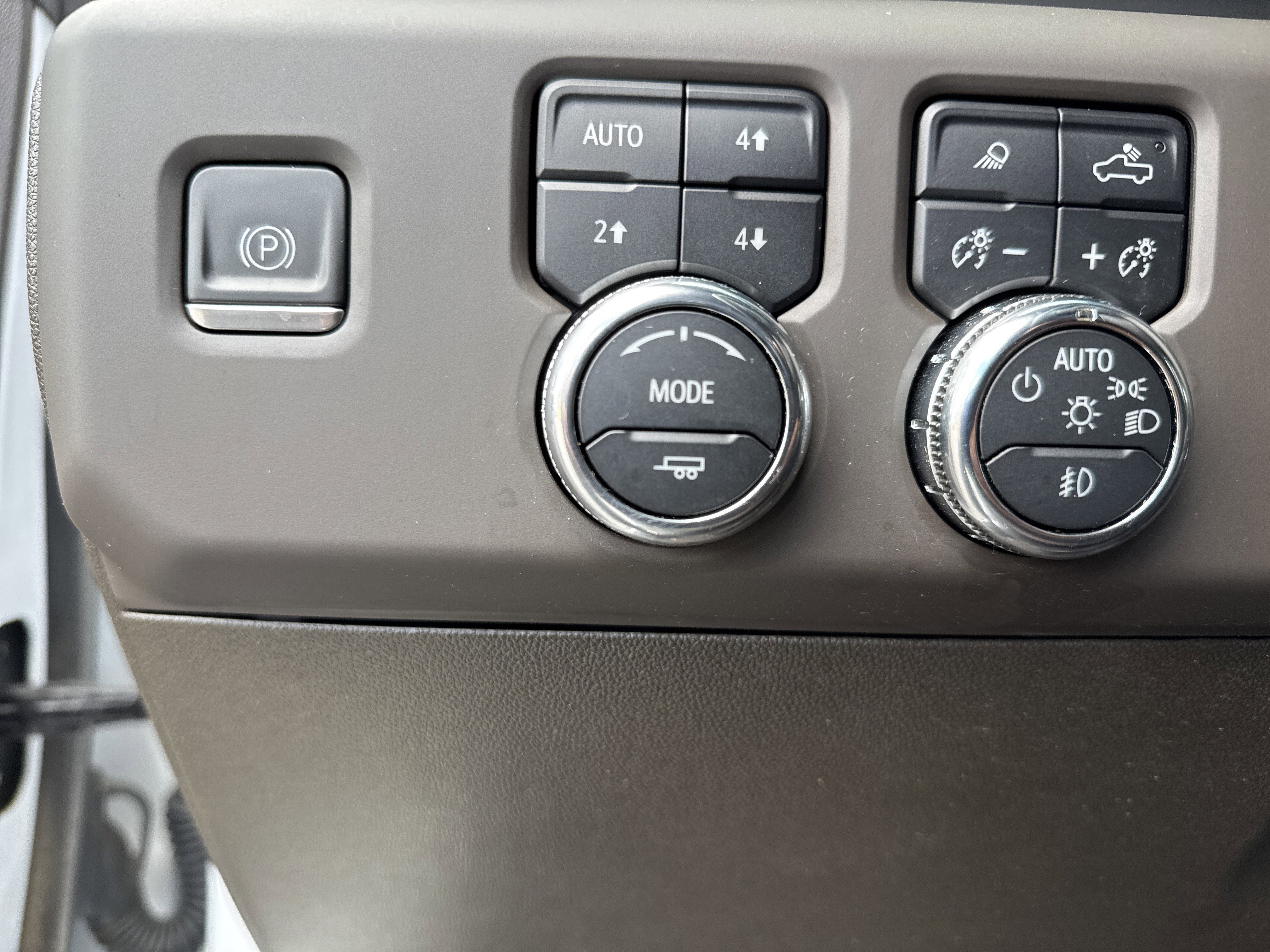 Used 2024 GMC Sierra 3500 Denali w/ Technology Package image 18