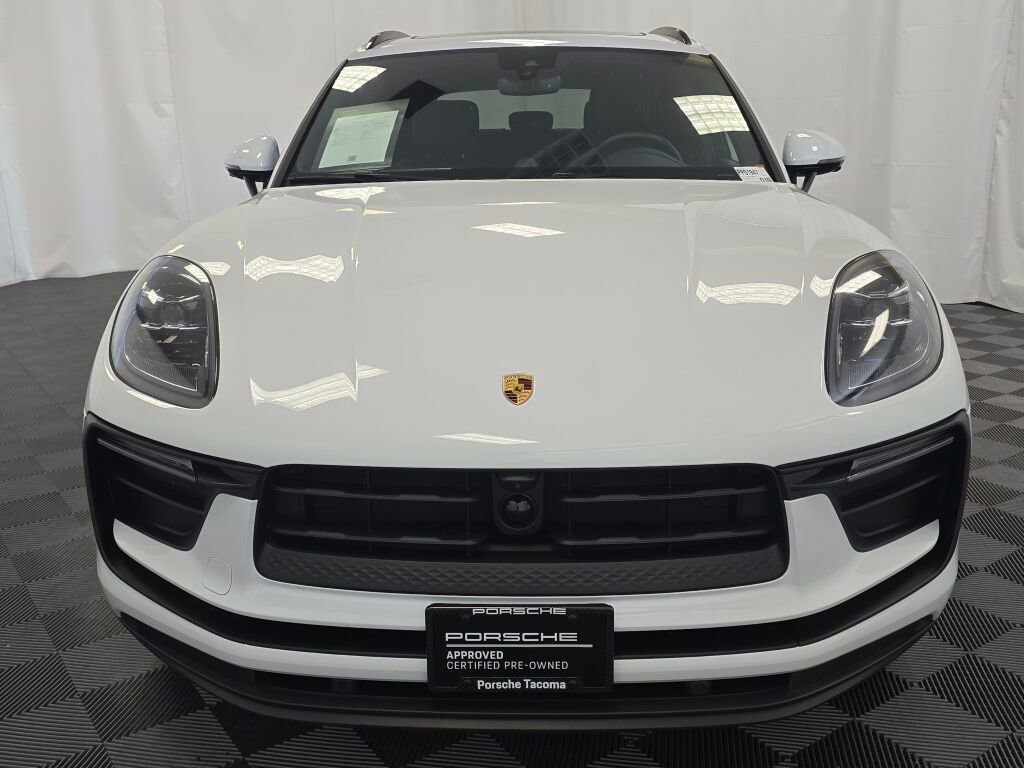Certified 2024 Porsche Macan image 10