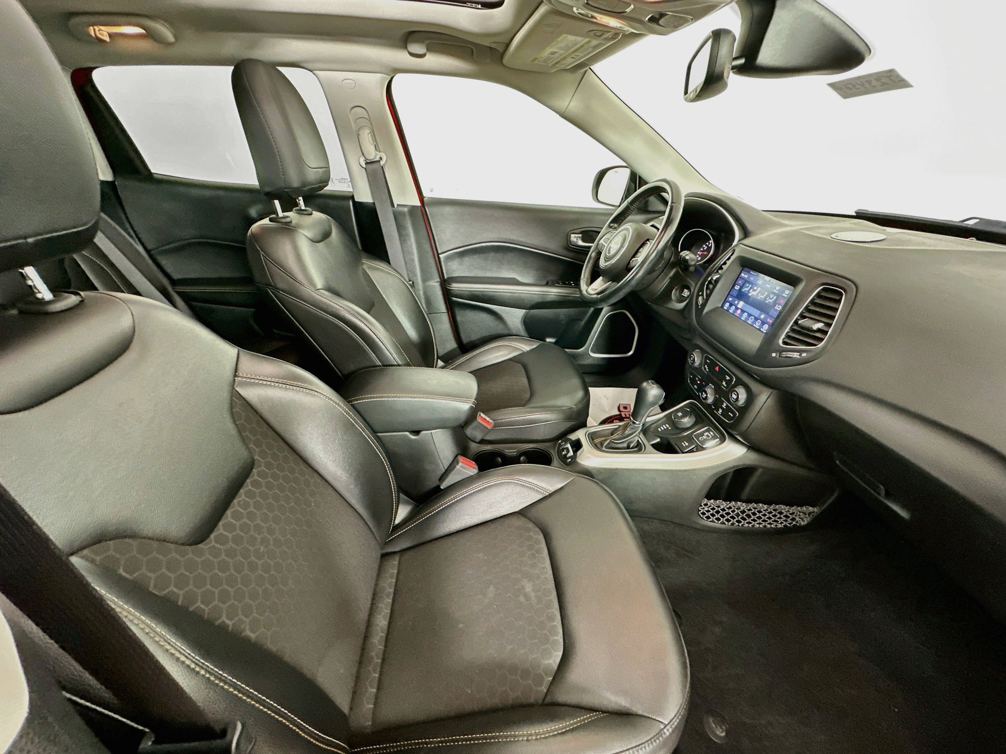 Used 2020 Jeep Compass Latitude AWD/4WD image 34