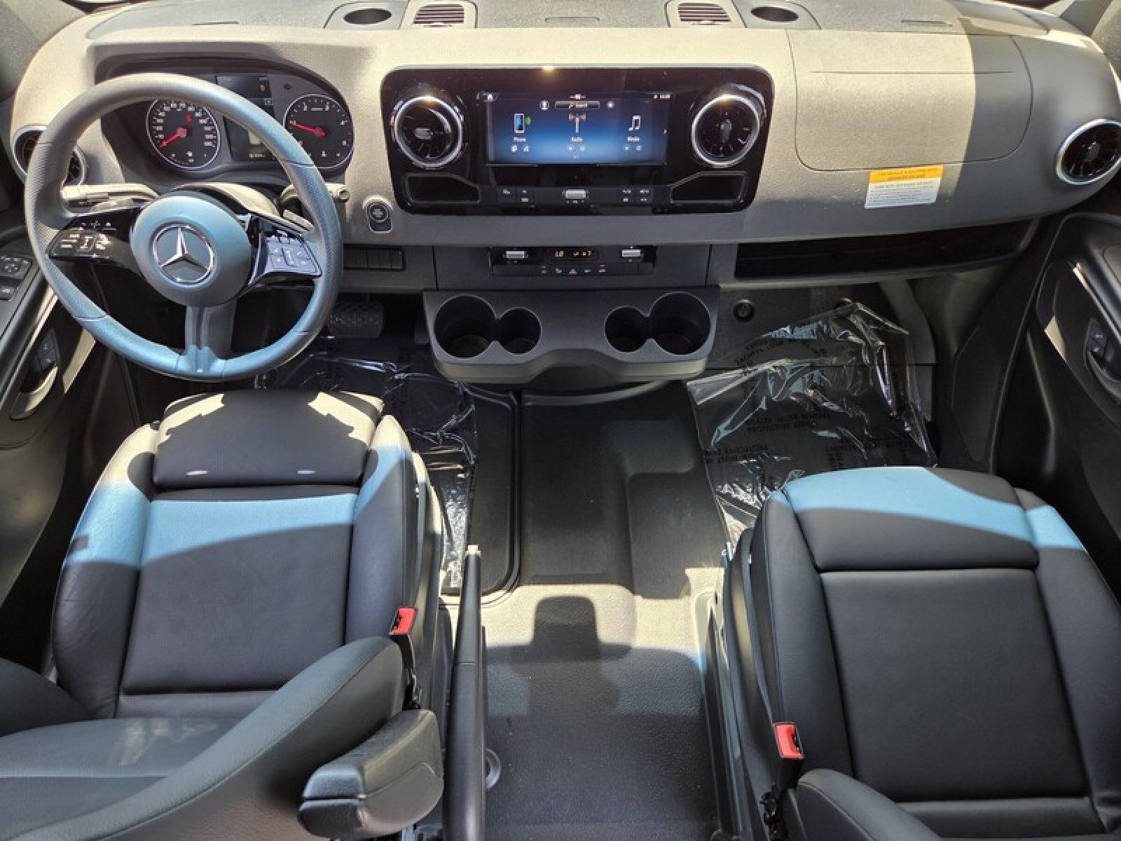 Used 2025 Mercedes-Benz Sprinter 2500 image 18