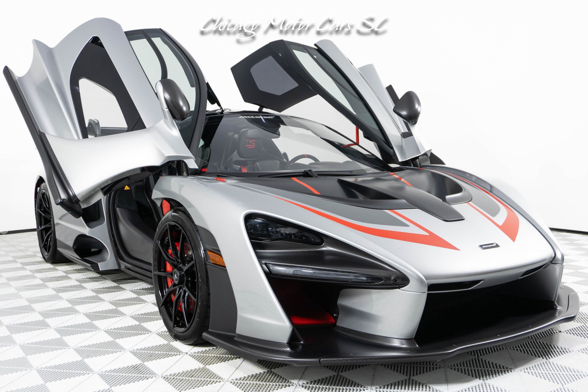 Used 2019 McLaren Senna RWD image 37
