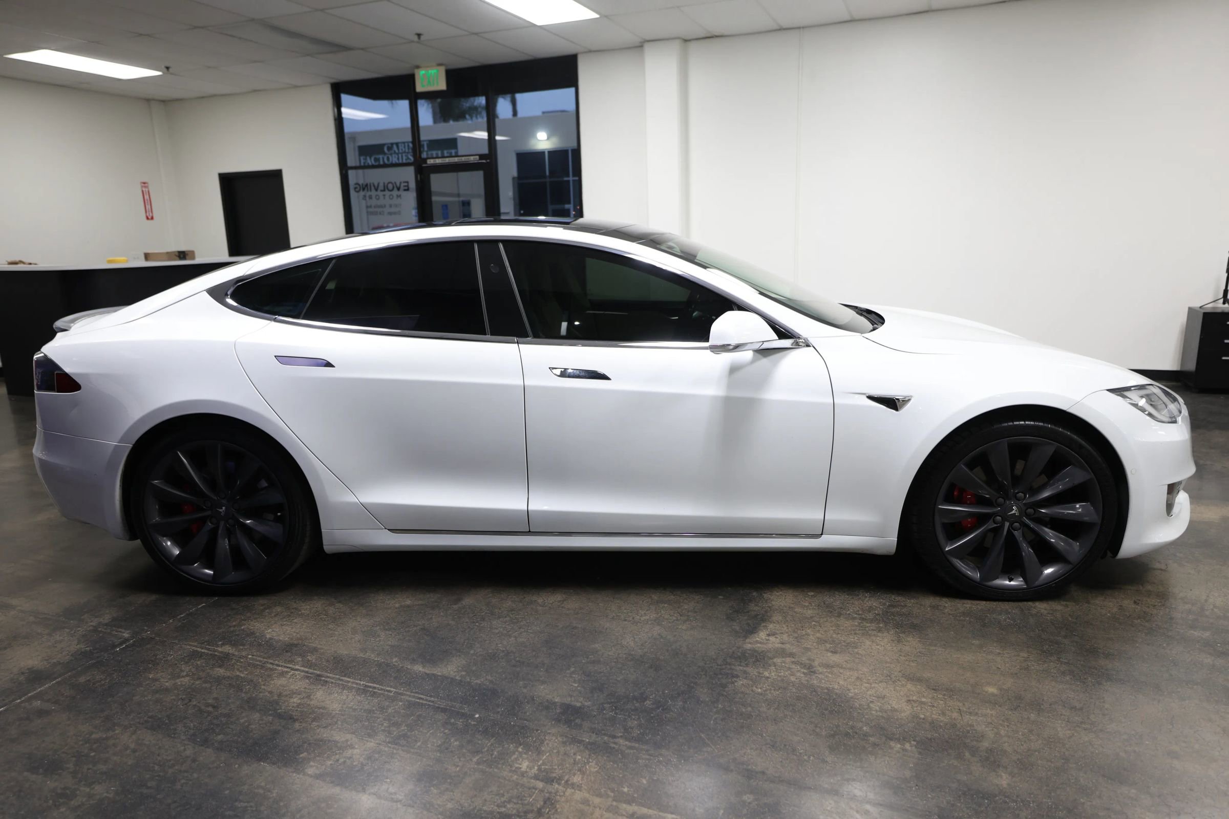 Used 2017 Tesla Model S P100D image 6