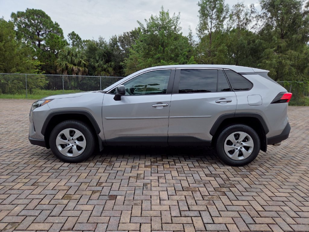 Certified 2024 Toyota RAV4 LE AWD/4WD image 8