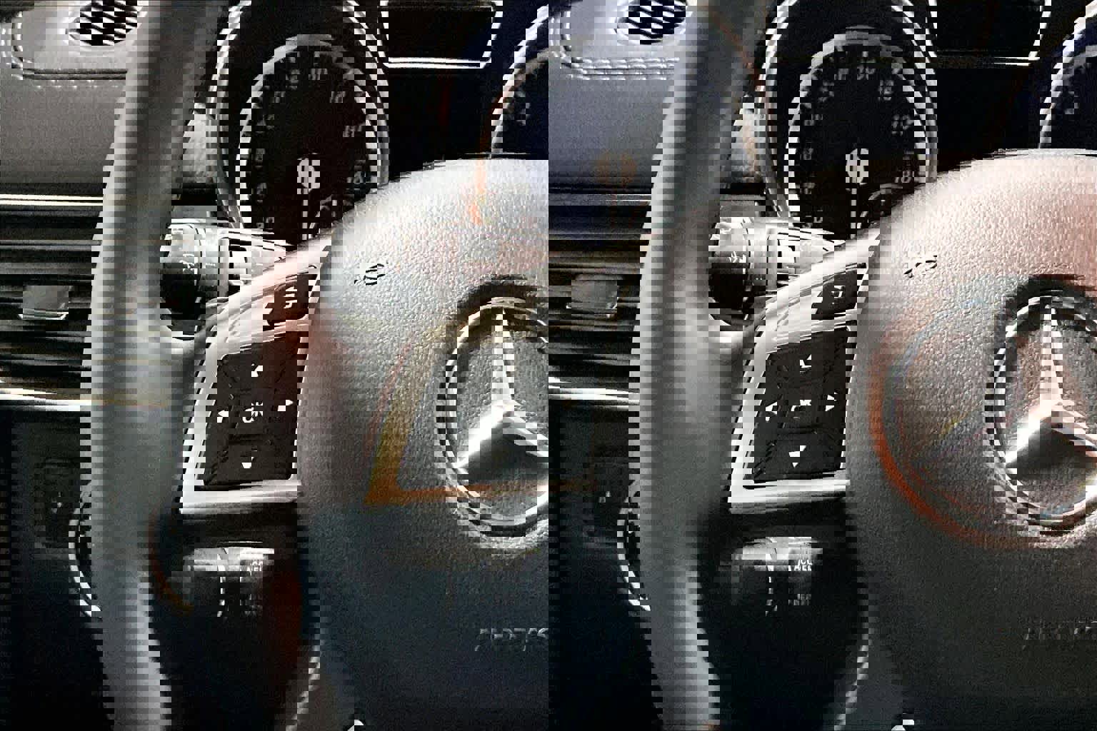 Used 2015 Mercedes-Benz ML 400 4MATIC image 24