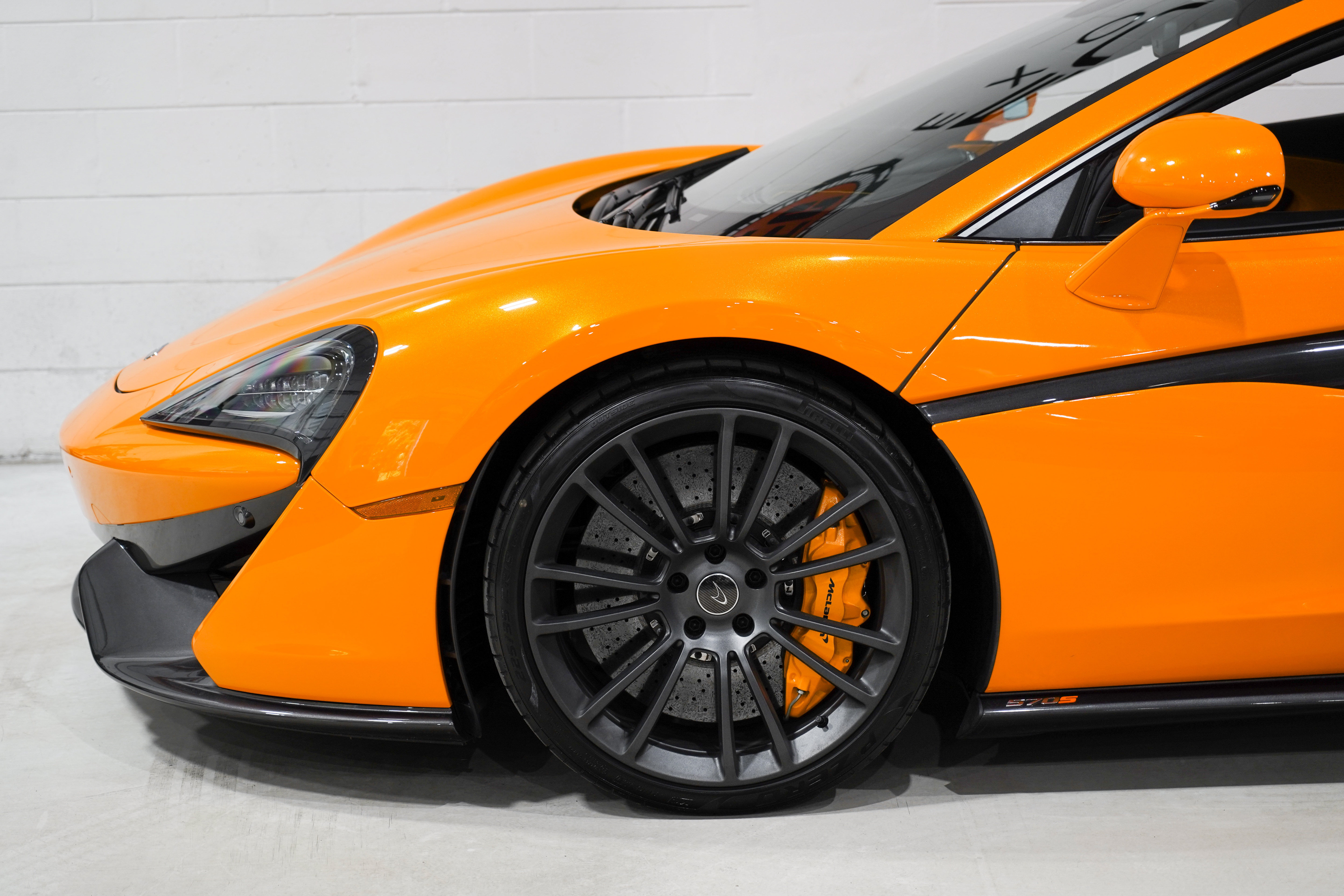 Used 2017 McLaren 570S Coupe RWD image 38