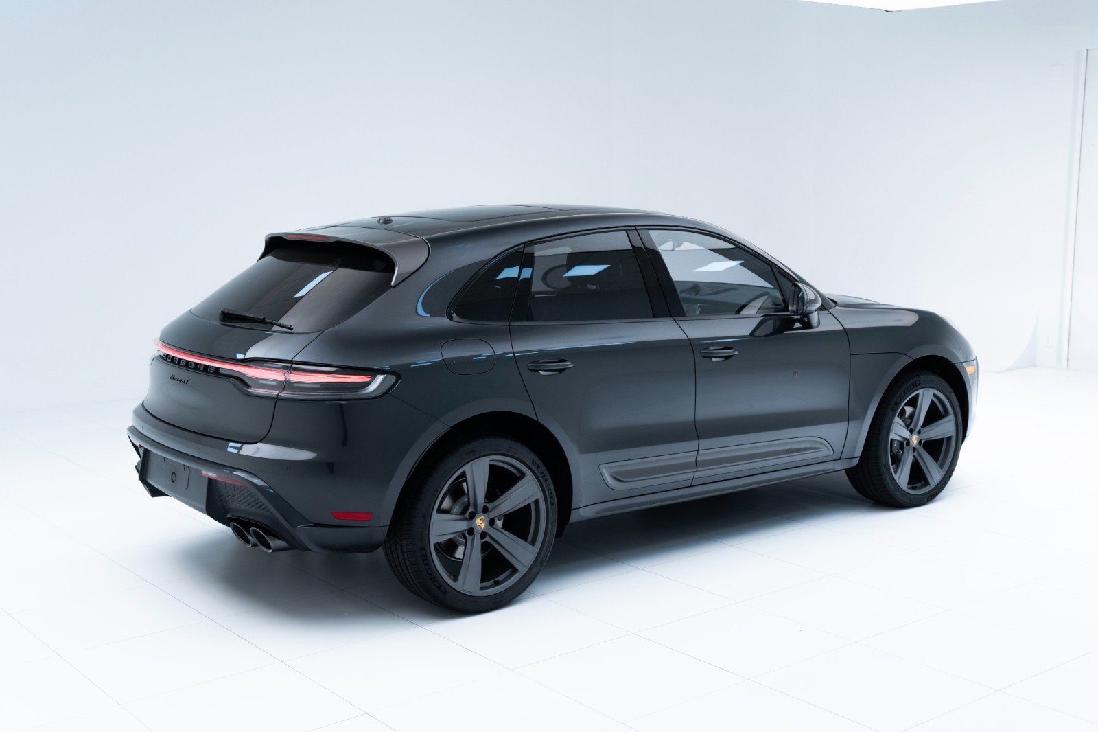 New 2025 Porsche Macan Turbo image 9