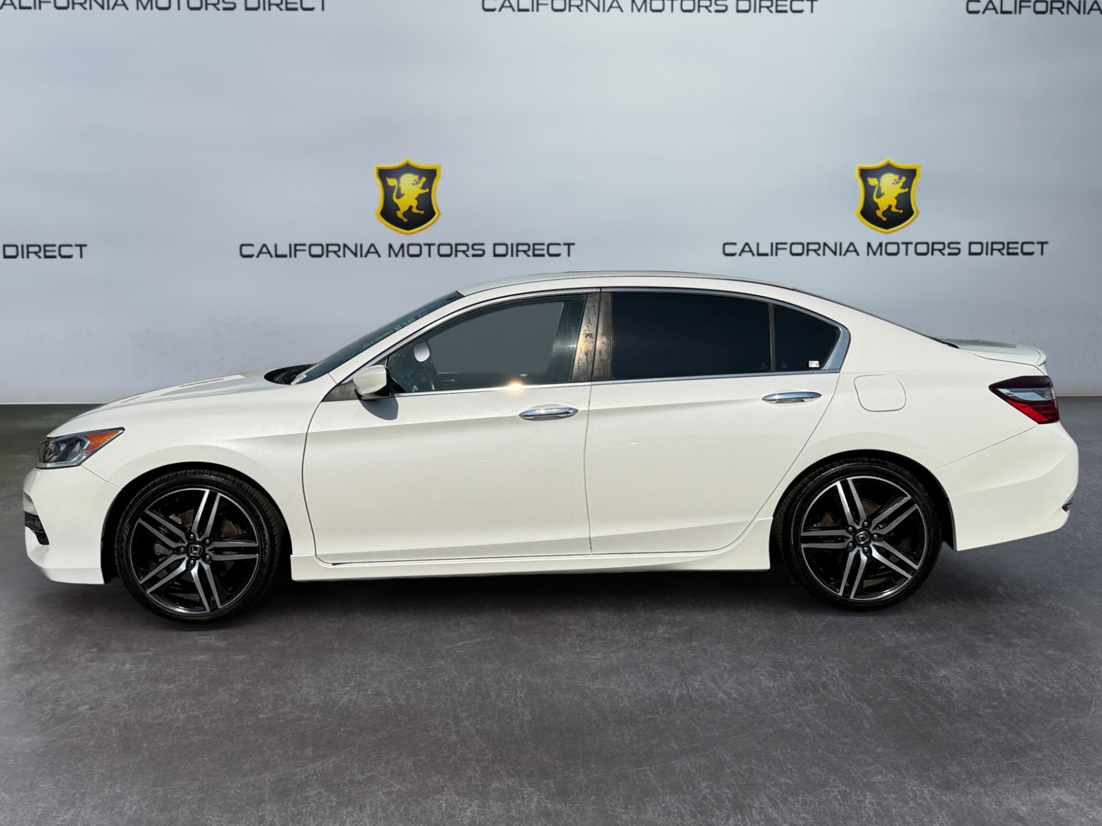 Used 2017 Honda Accord Sport Special Edition image 2