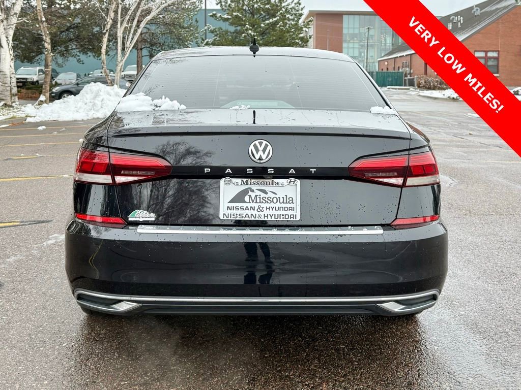 Used 2021 Volkswagen Passat 2.0T SE image 8