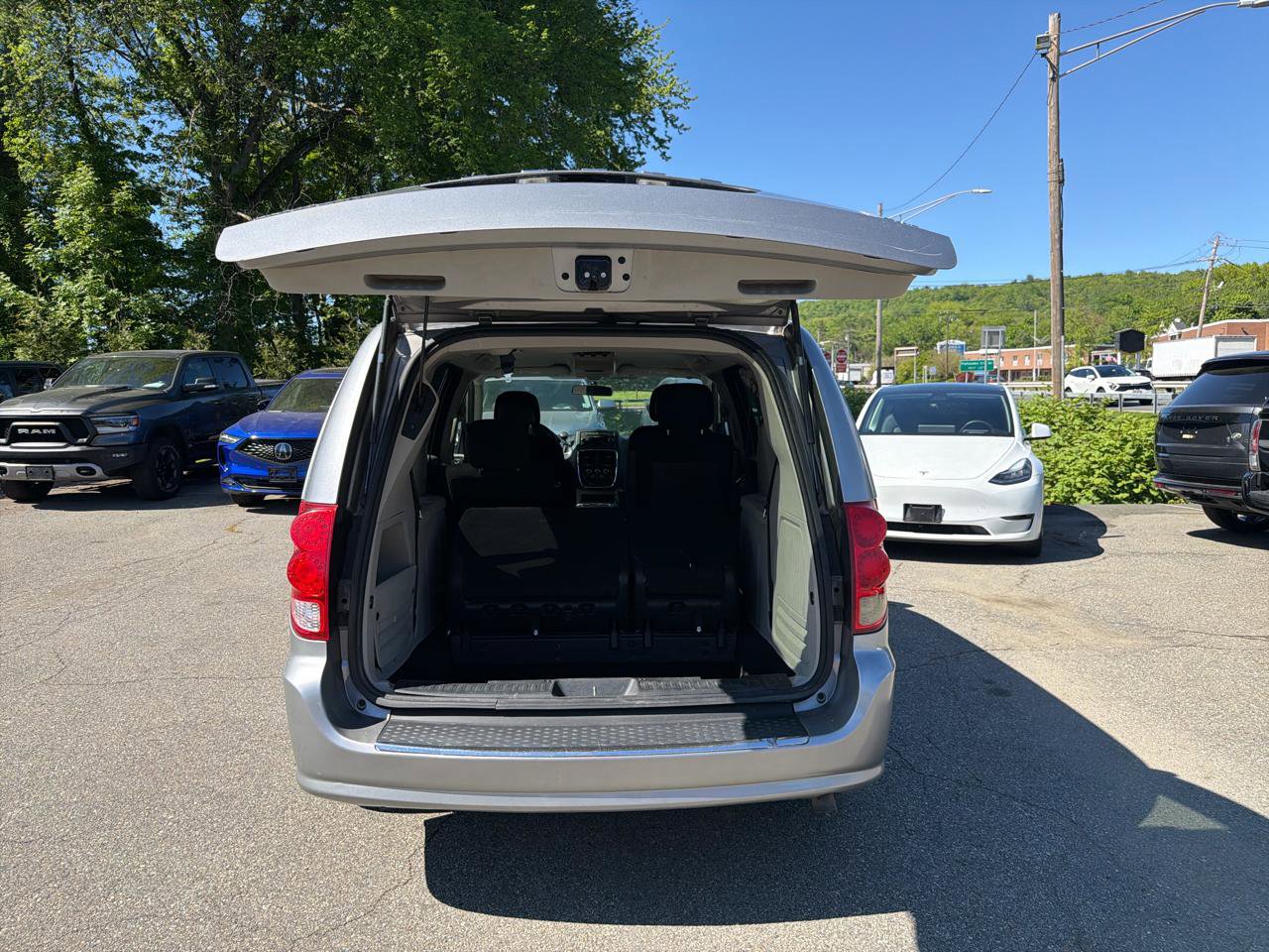 Used 2015 Dodge Grand Caravan SXT FWD image 10