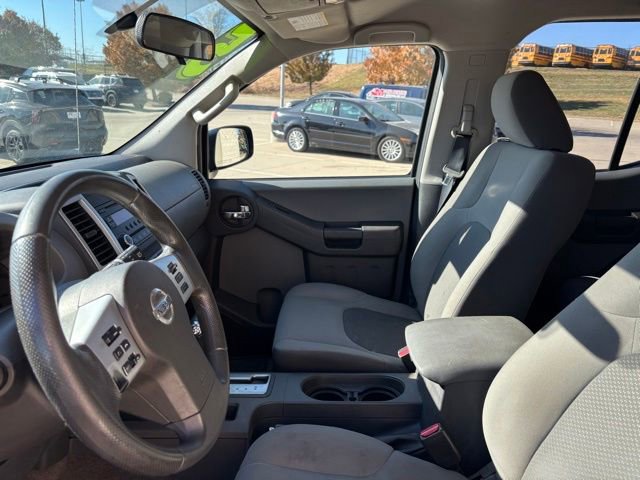 Used 2015 Nissan Xterra X image 25