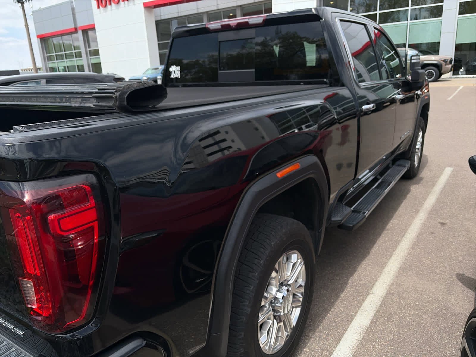 Used 2022 GMC Sierra 3500 Denali AWD/4WD image 6