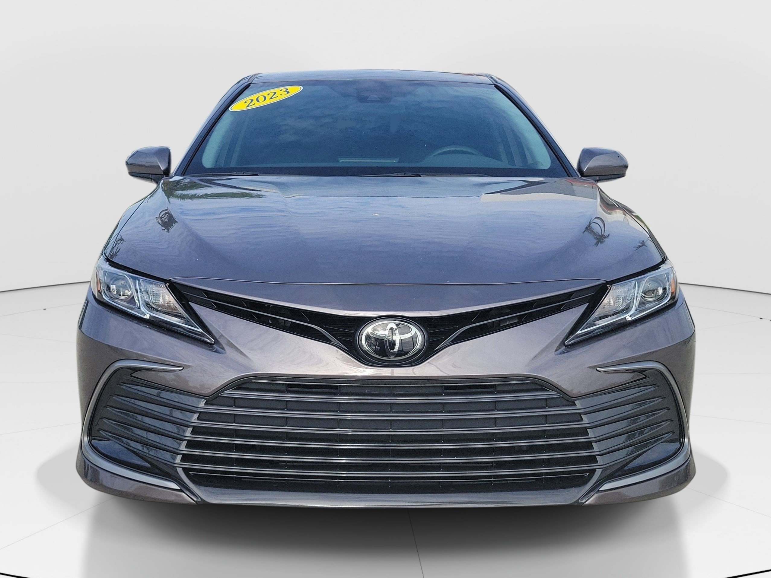 Used 2023 Toyota Camry LE FWD image 2