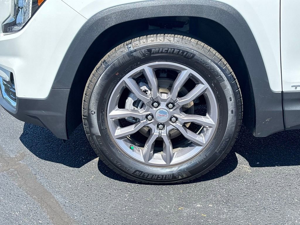 Used 2024 GMC Terrain SLT w/ LPO, Floor Liner Package AWD/4WD image 11