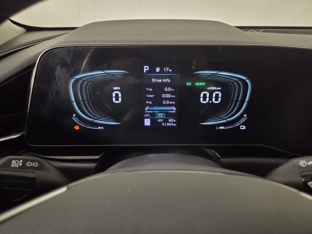 Used 2023 Kia Niro SX Touring FWD image 15