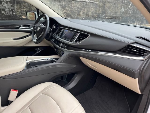 Used 2022 Buick Enclave Essence FWD image 21