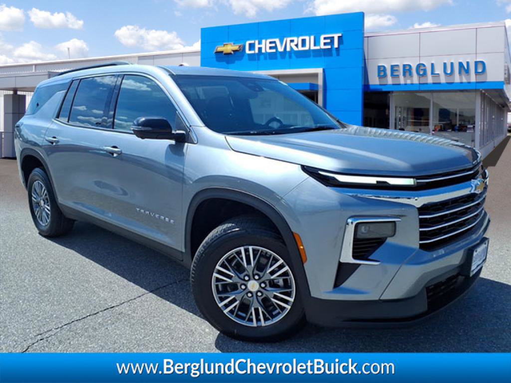 New 2026 Chevrolet Traverse LT w/ Driver Confidence Package AWD/4WD image 1