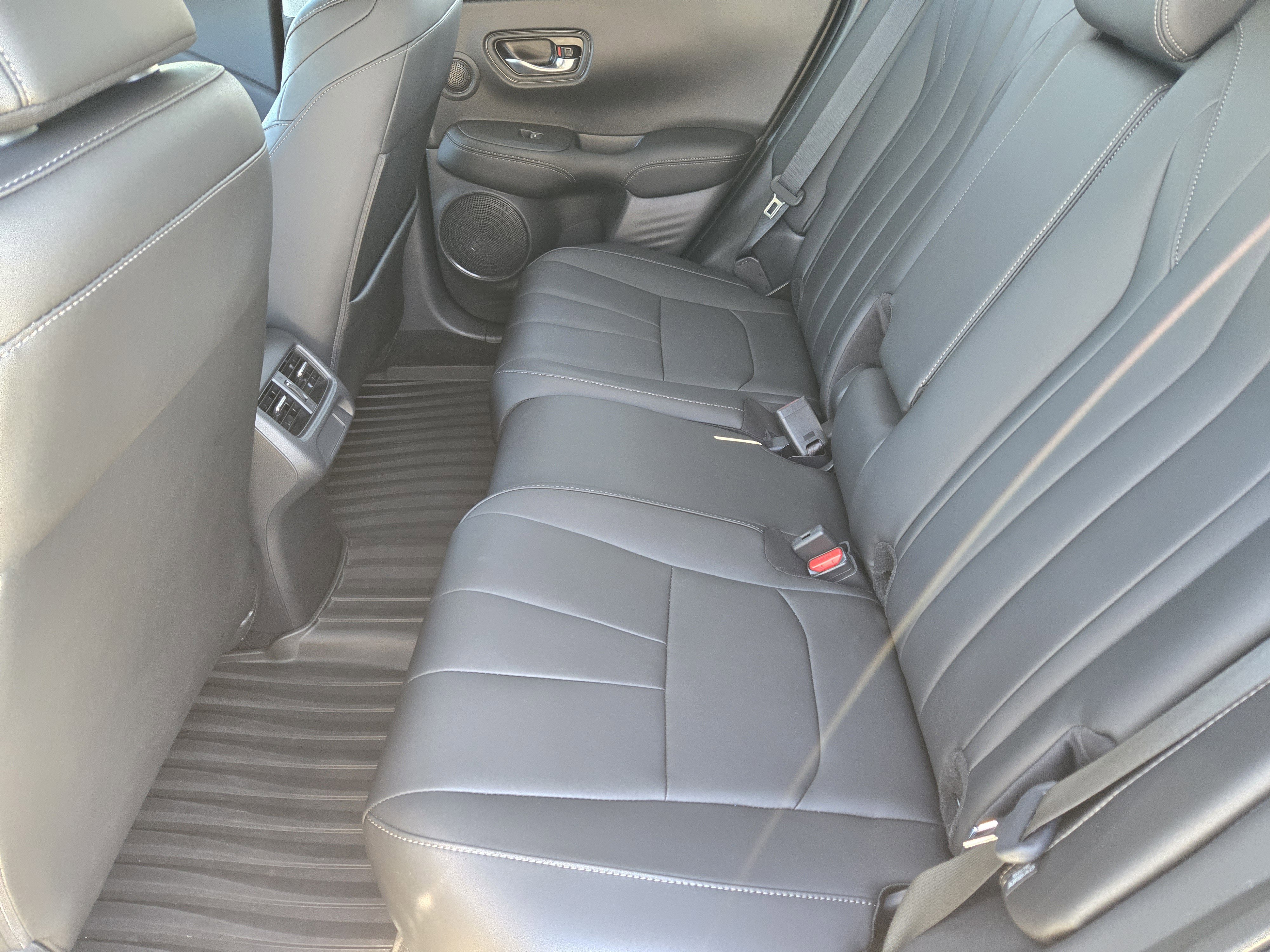 Certified 2025 Acura ADX FWD image 39