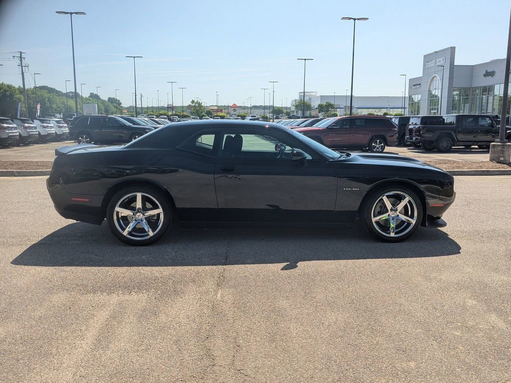 Used 2022 Dodge Challenger R/T RWD image 6