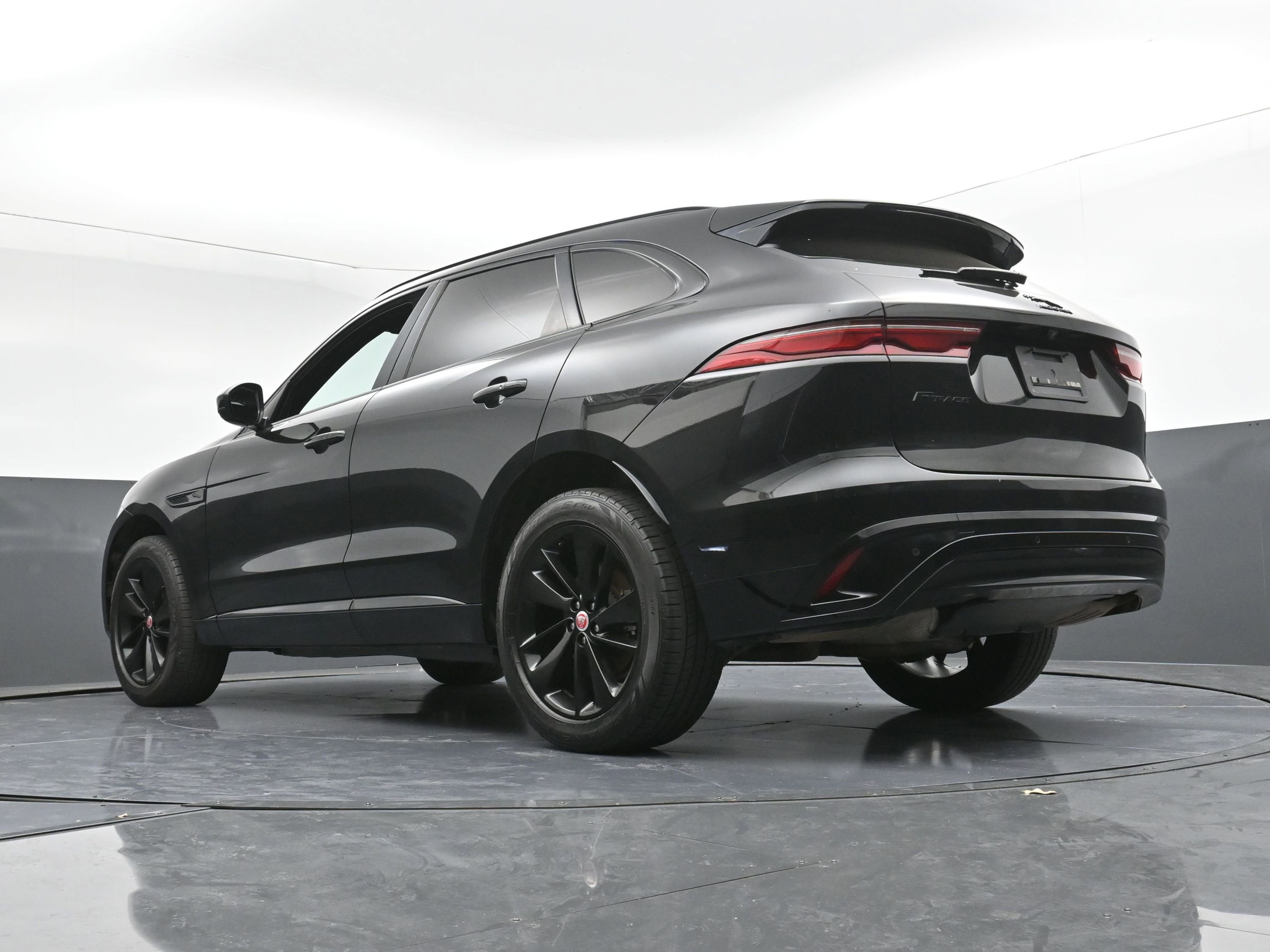 Used 2022 Jaguar F-PACE S image 30