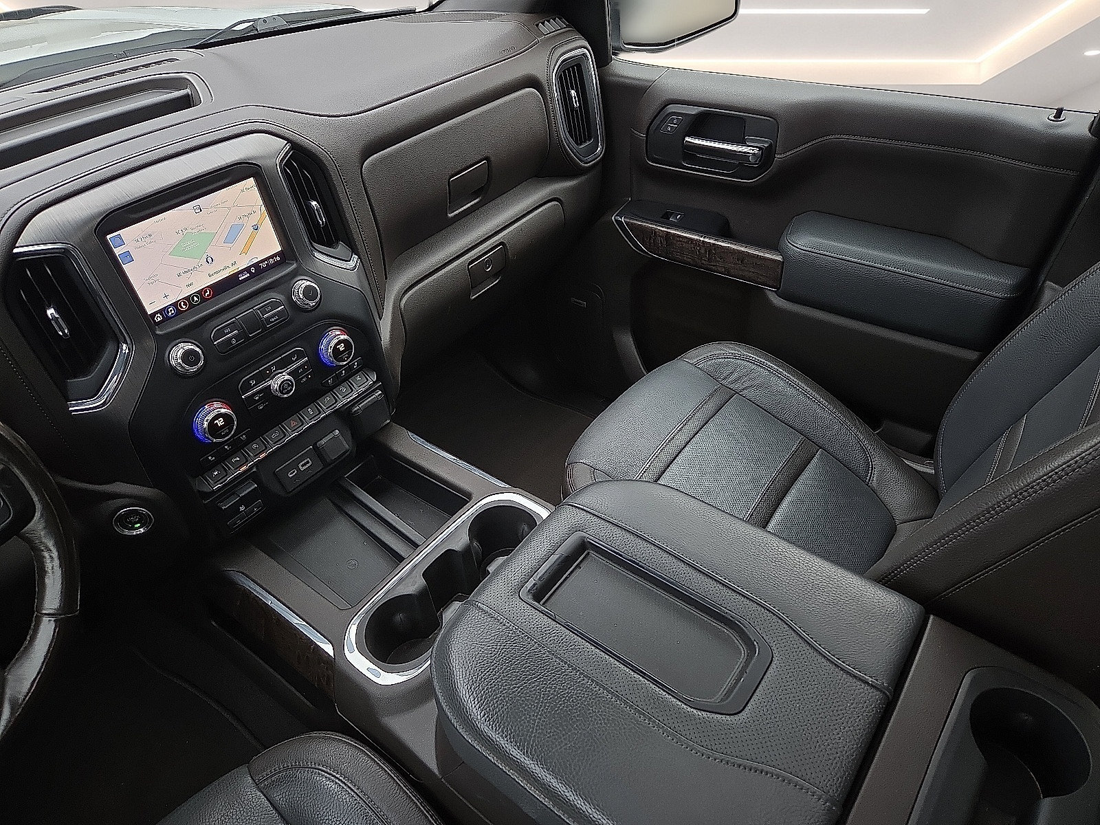 Used 2019 GMC Sierra 1500 Denali w/ Denali Ultimate Package AWD/4WD image 12