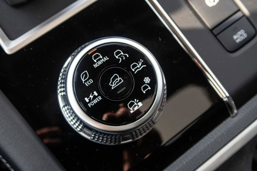 New 2024 Mitsubishi Outlander 4WD Plug-In Hybrid image 42