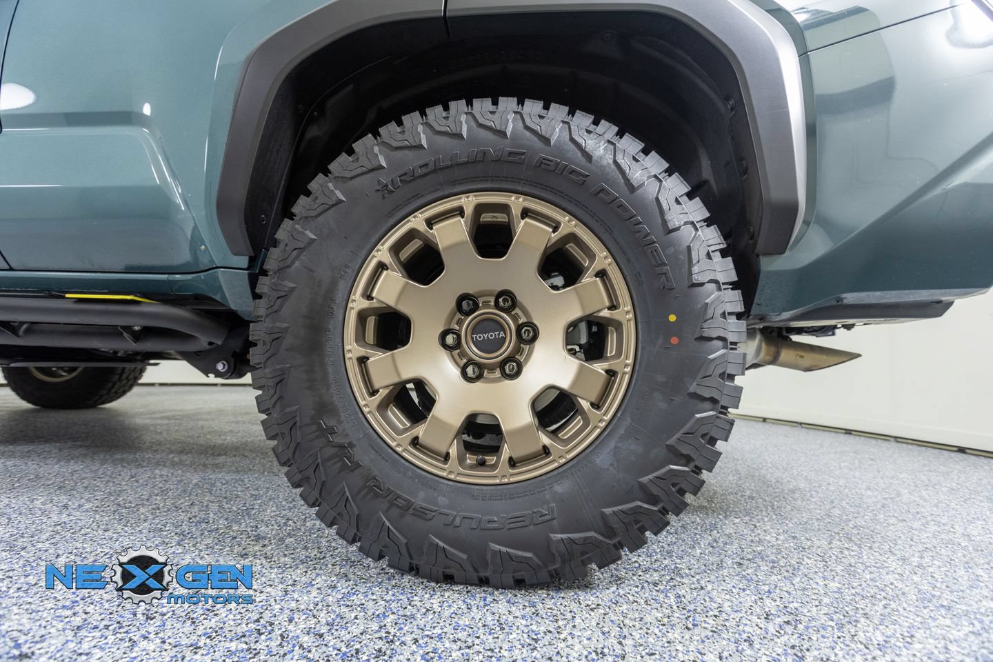 Used 2025 Toyota 4Runner Trailhunter AWD/4WD image 43