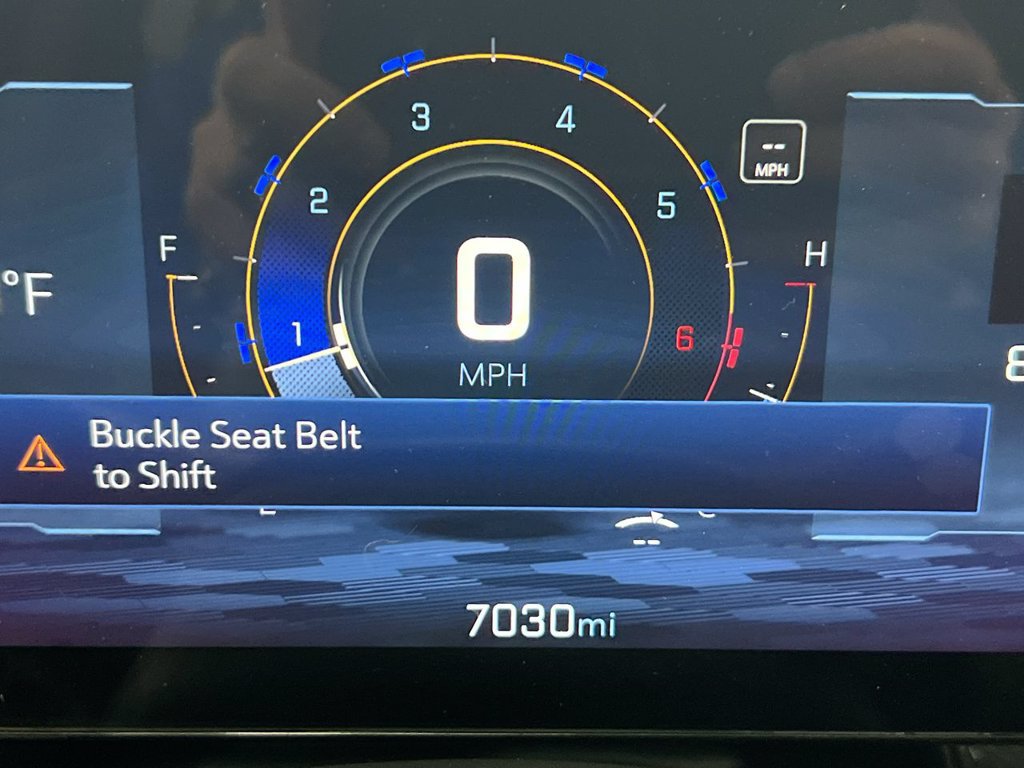 Used 2025 Chevrolet Equinox LT w/ Safety and Technology Package FWD image 13