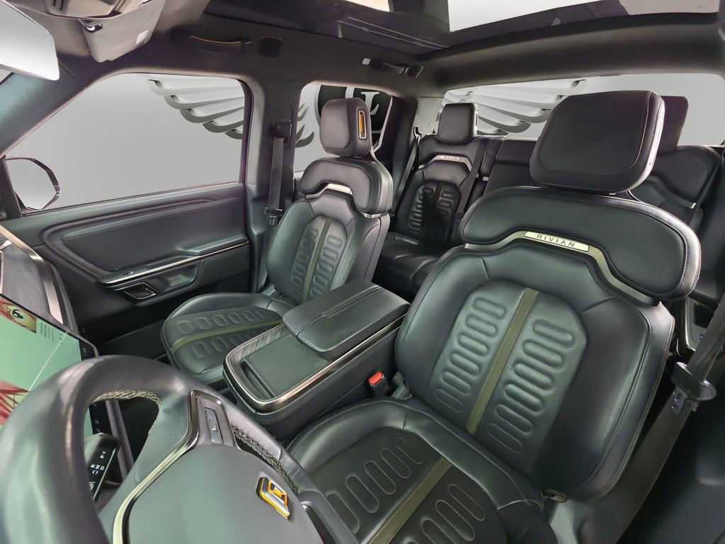 Used 2022 Rivian R1T Adventure image 10