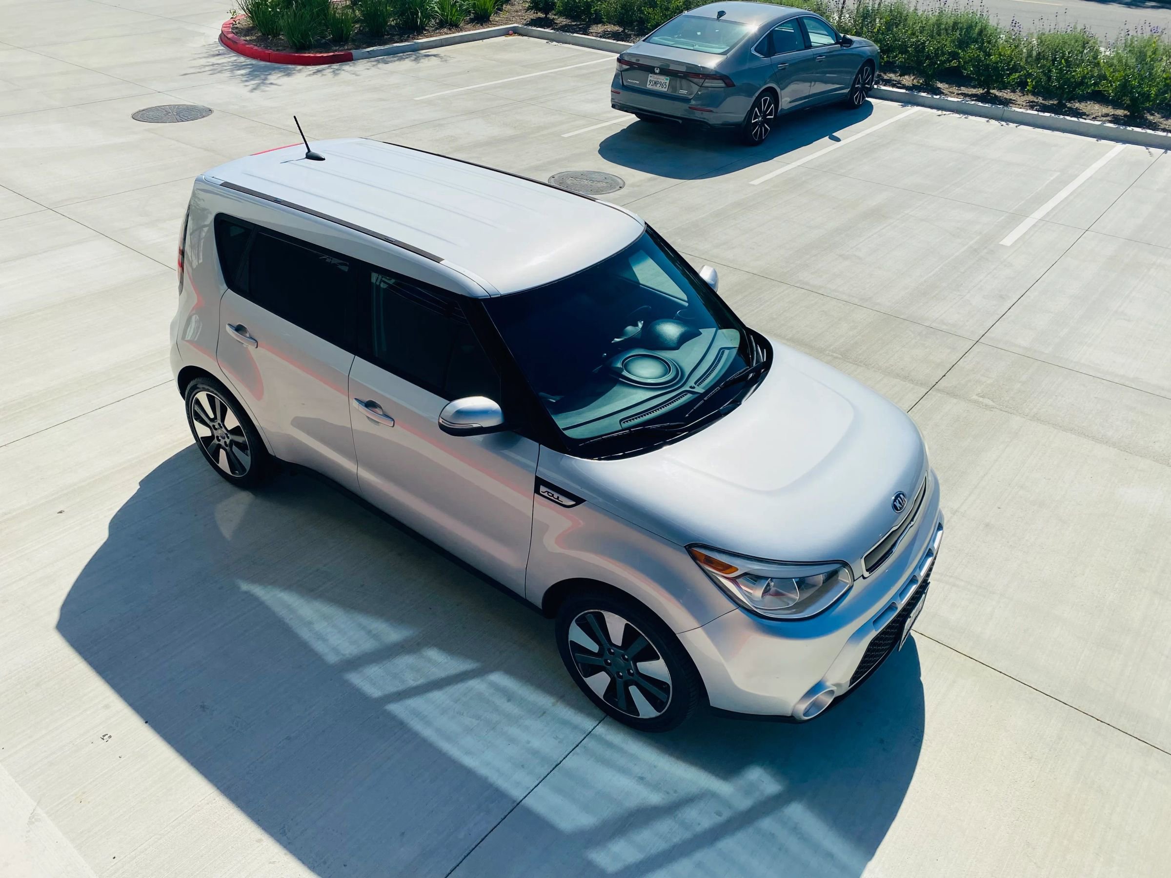 Used 2015 Kia Soul ! FWD image 10
