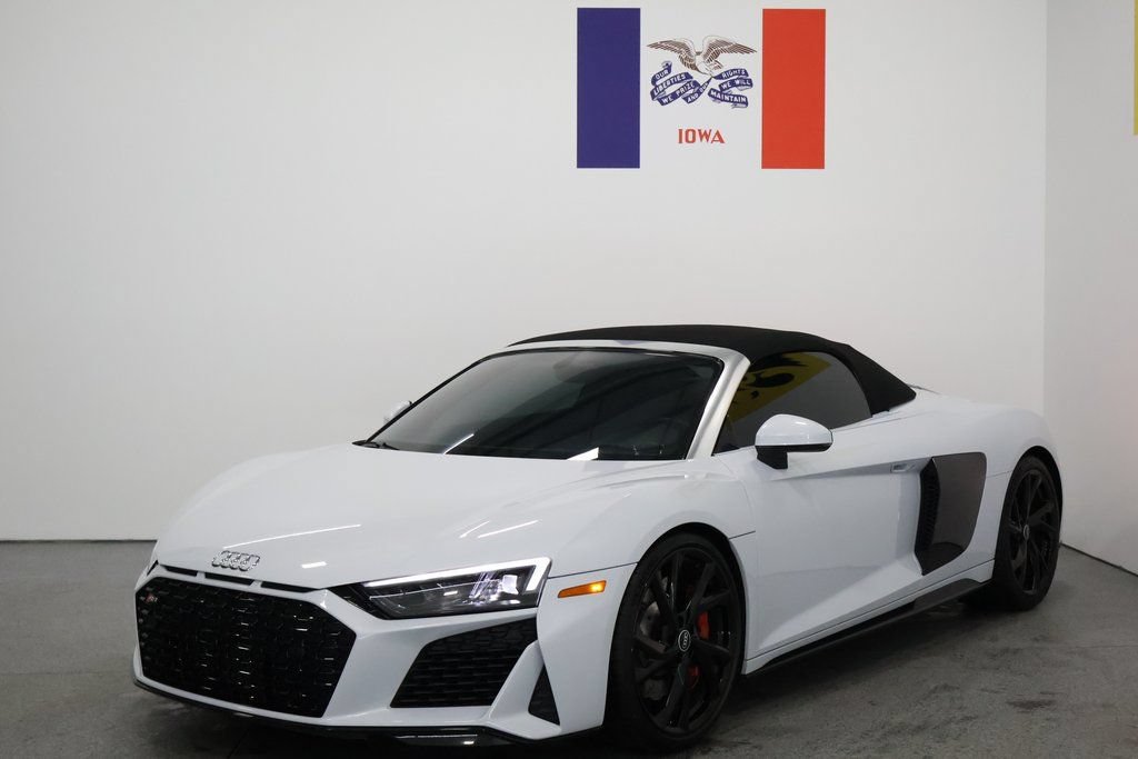Used 2021 Audi R8 V10 w/ Premium Package RWD image 8