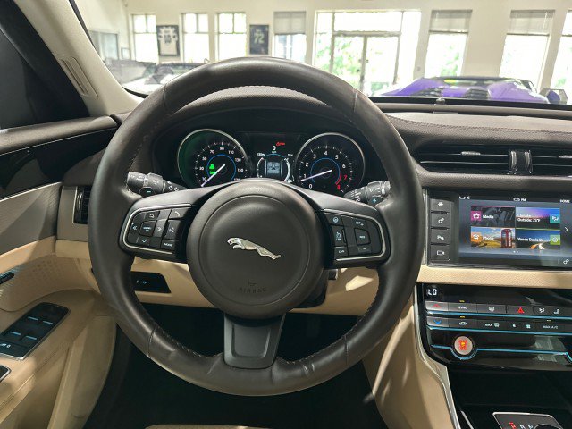 Used 2017 Jaguar XF Prestige RWD image 53