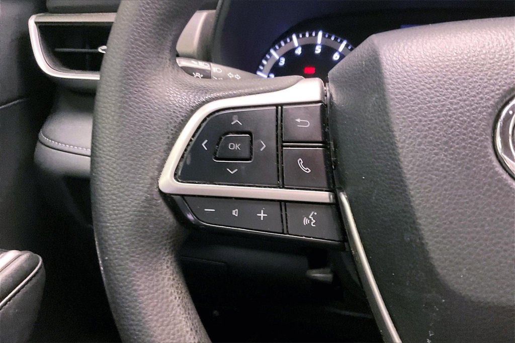 Used 2022 Toyota Highlander L image 15