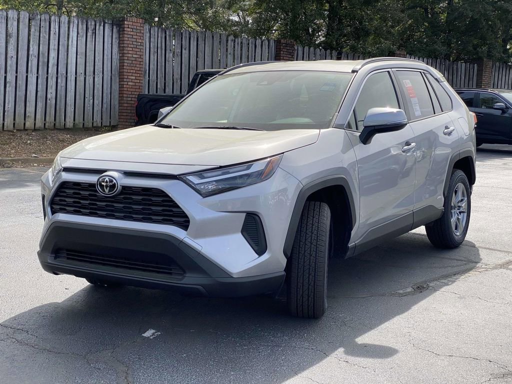 Used 2025 Toyota RAV4 XLE AWD/4WD image 23