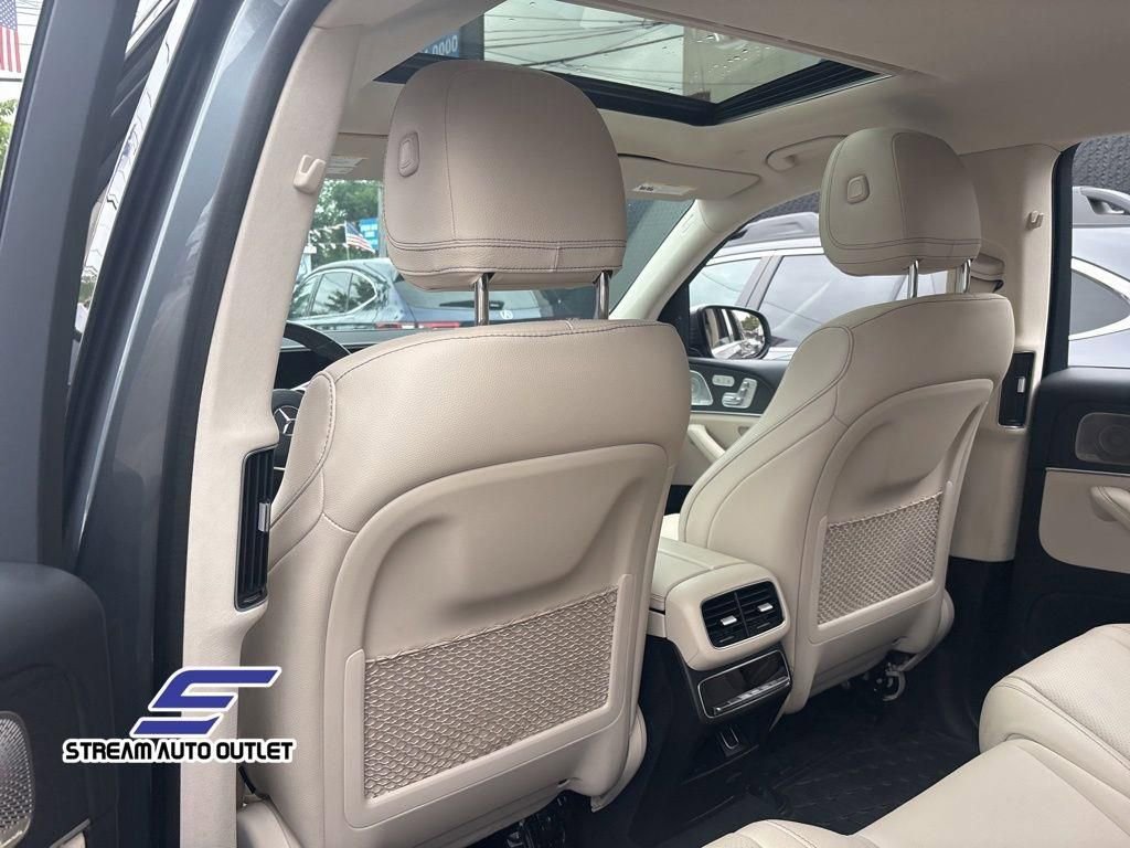 Used 2022 Mercedes-Benz GLS 450 4MATIC image 22