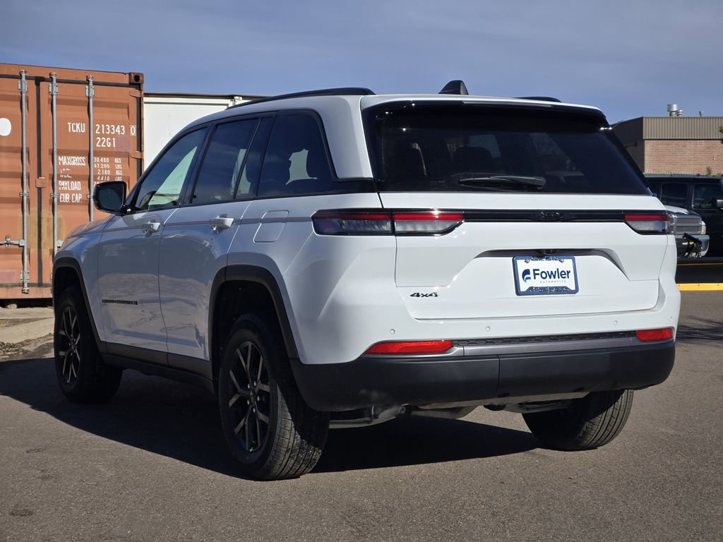 New 2026 Jeep Grand Cherokee Laredo image 4