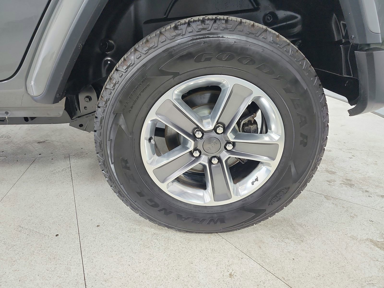 Used 2021 Jeep Wrangler Unlimited Sahara w/ LED Lighting Group image 40