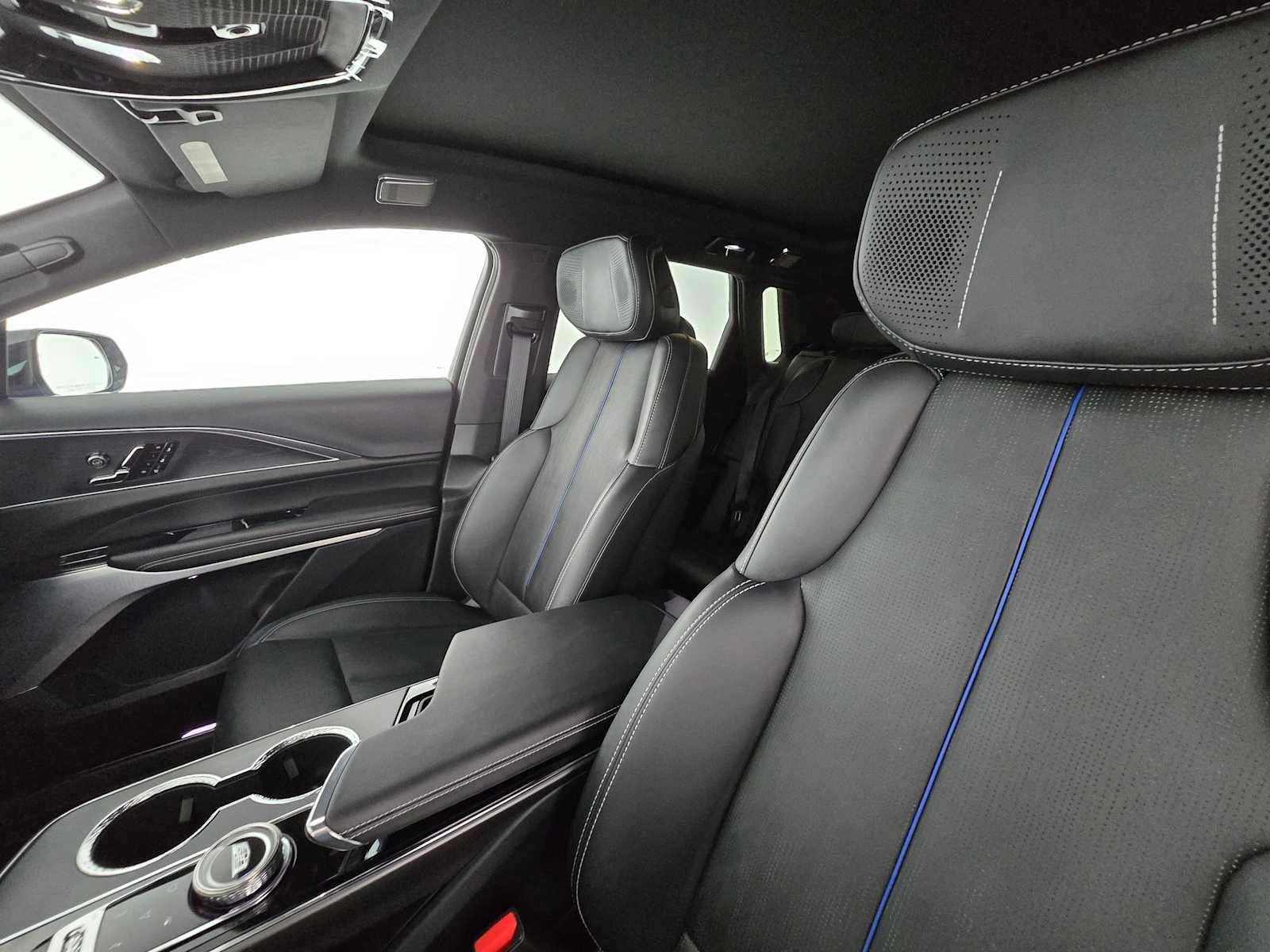 New 2026 Cadillac Lyriq V w/ LPO, Floor Liner Package AWD/4WD image 22