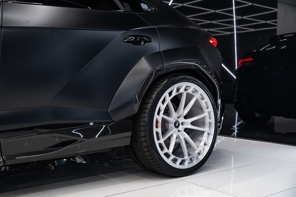 Used 2021 Lamborghini Urus AWD/4WD image 9