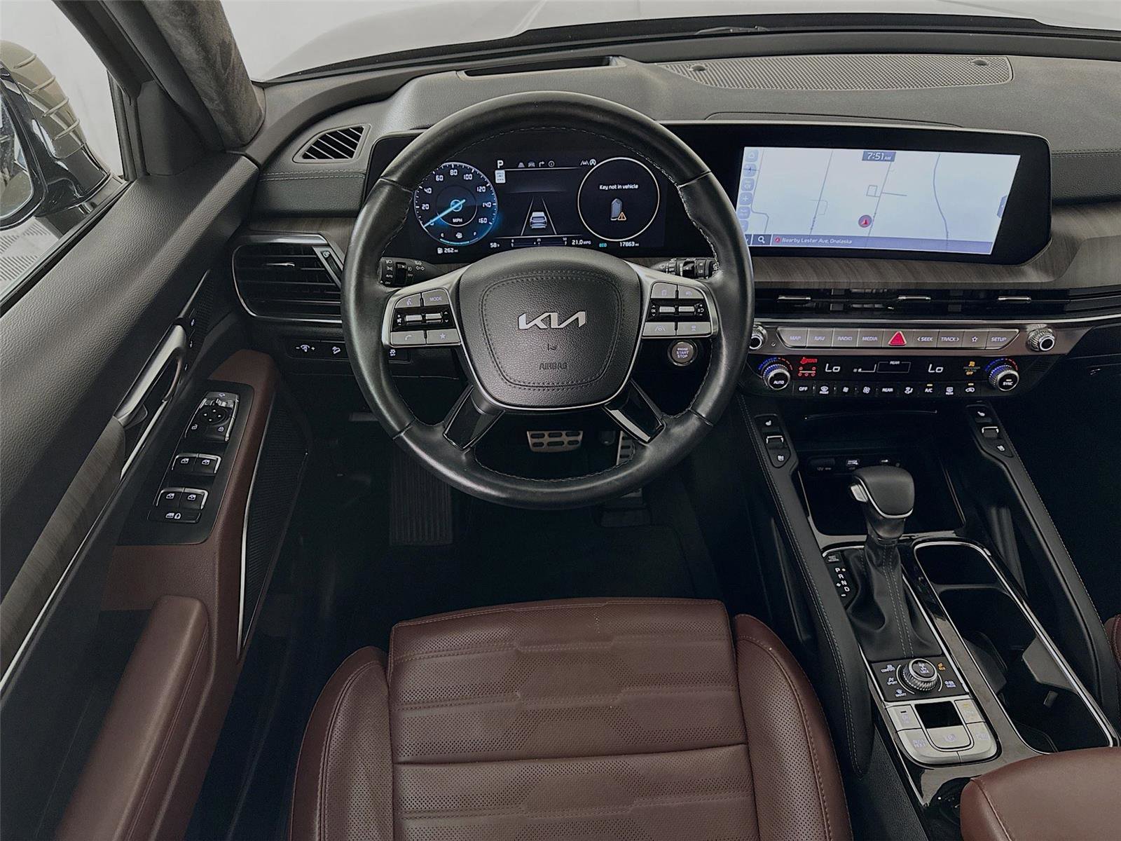 Used 2025 Kia Telluride SX Prestige AWD/4WD image 2