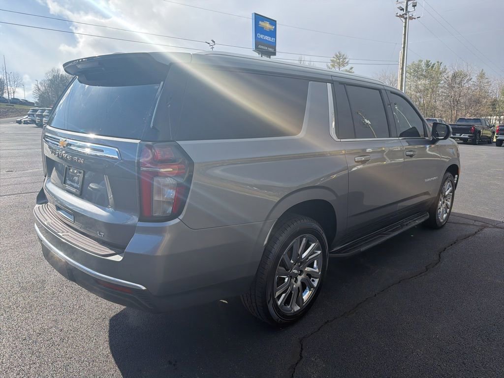 Used 2021 Chevrolet Suburban LT w/ Rear Media and Nav Package image 7
