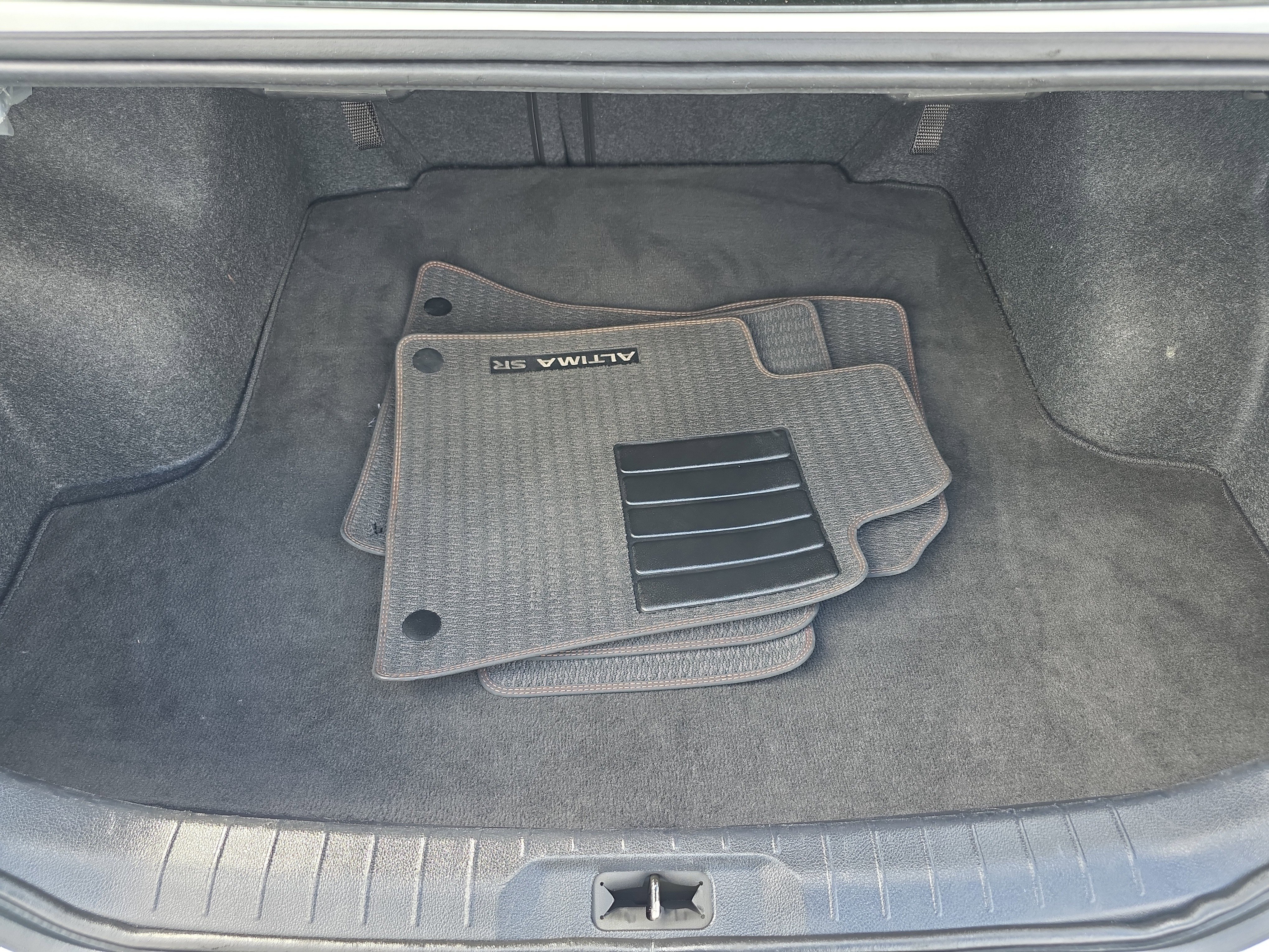 Used 2022 Nissan Altima 2.5 SR image 12